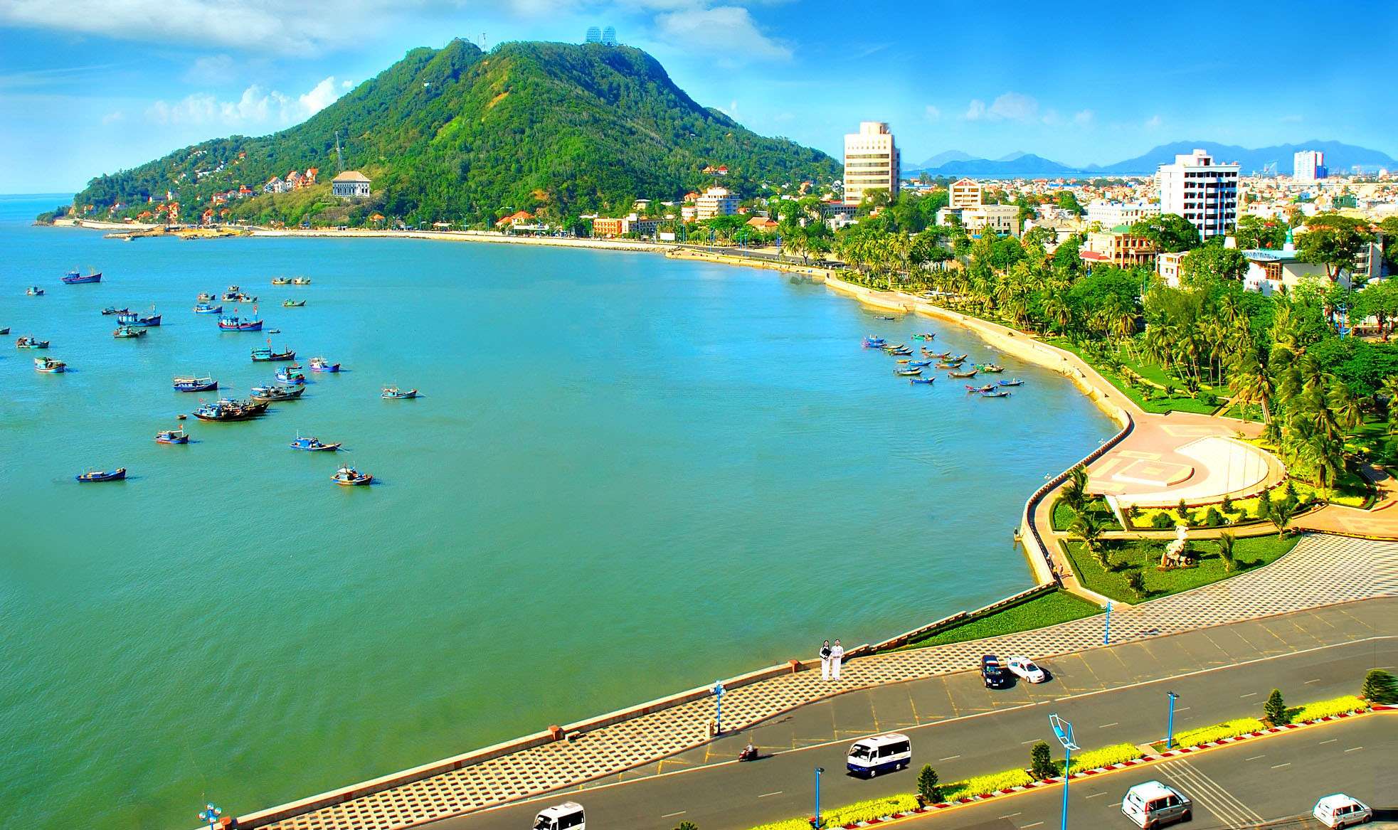 Vietnam Heritage & Coastal Escape